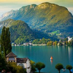 ⛵ Annecy – Hébergement + Transport + Activités